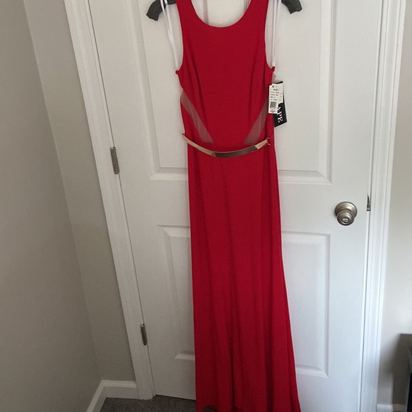 BNWT evening gown in red, size 12 - Picture 2 of 4